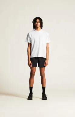 CORE Essence Shorts 2 M