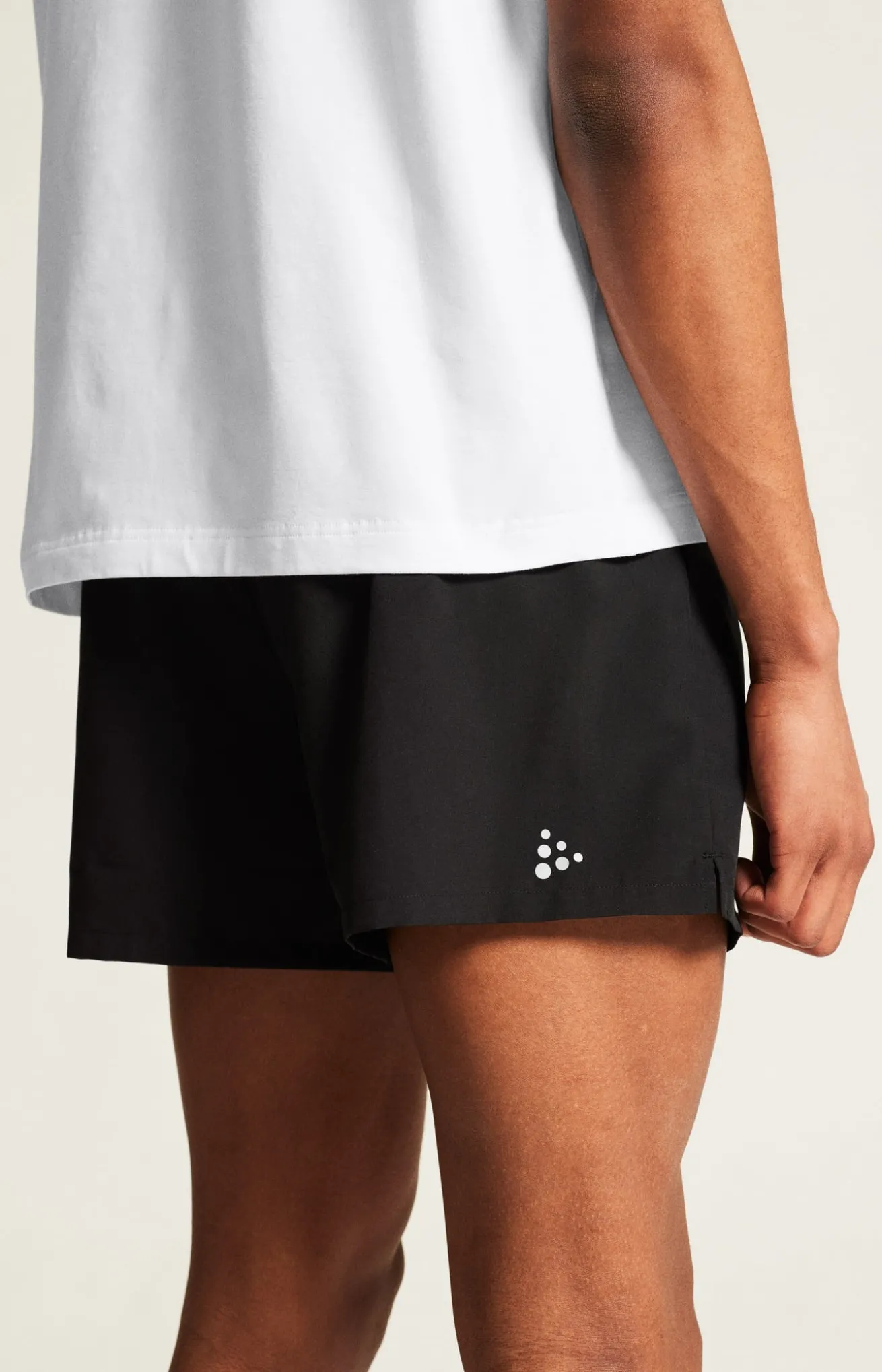 CORE Essence Shorts 2 M